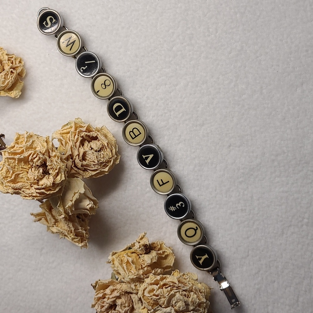 Vintage Typewriter Keys Bracelet Random Retro Black Cream Silvertone Preowned - Picture 4 of 9